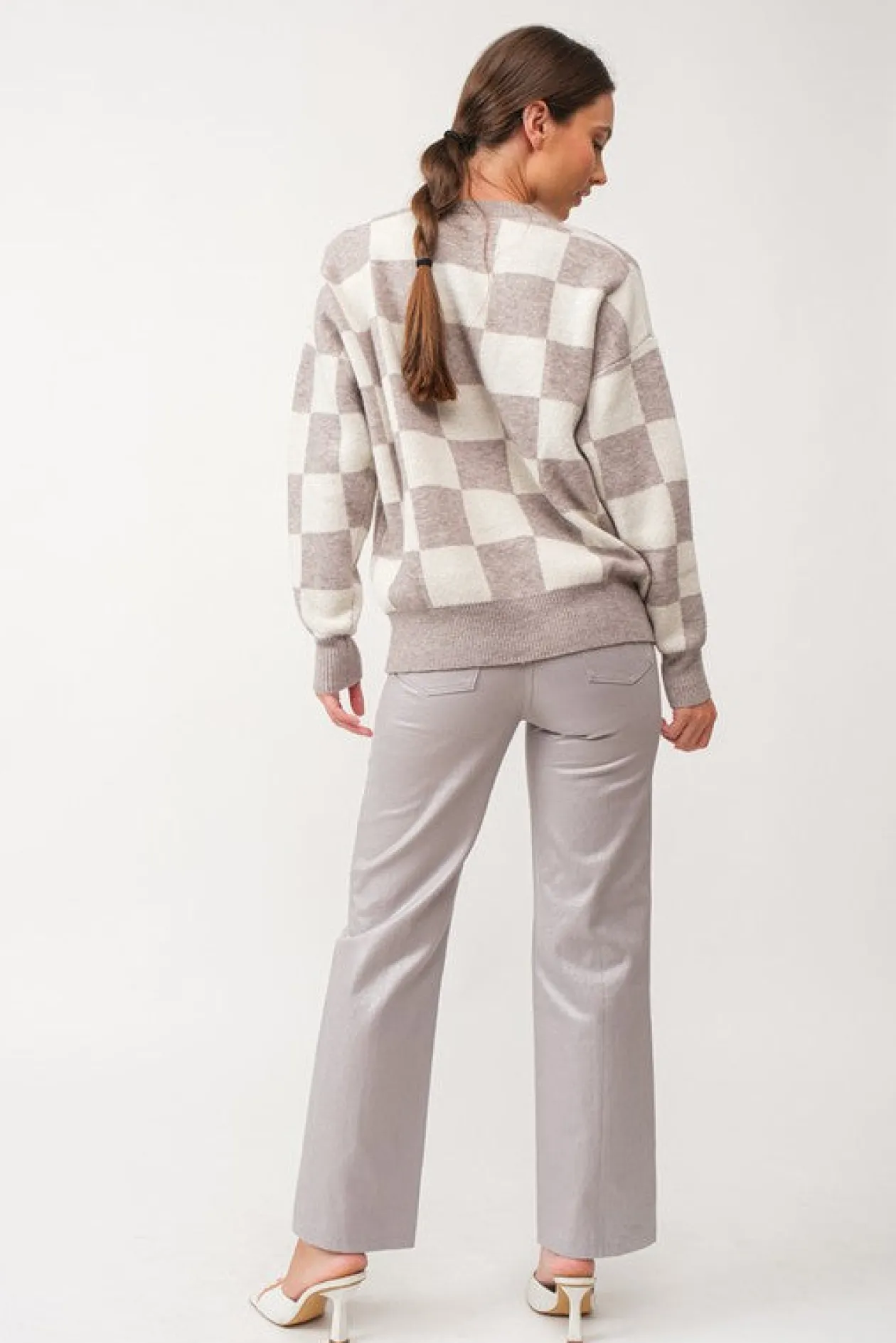 gracelynn_checker_knit_sw_4.webp Gracelynn Checker Knit Sweater in Heather Grey