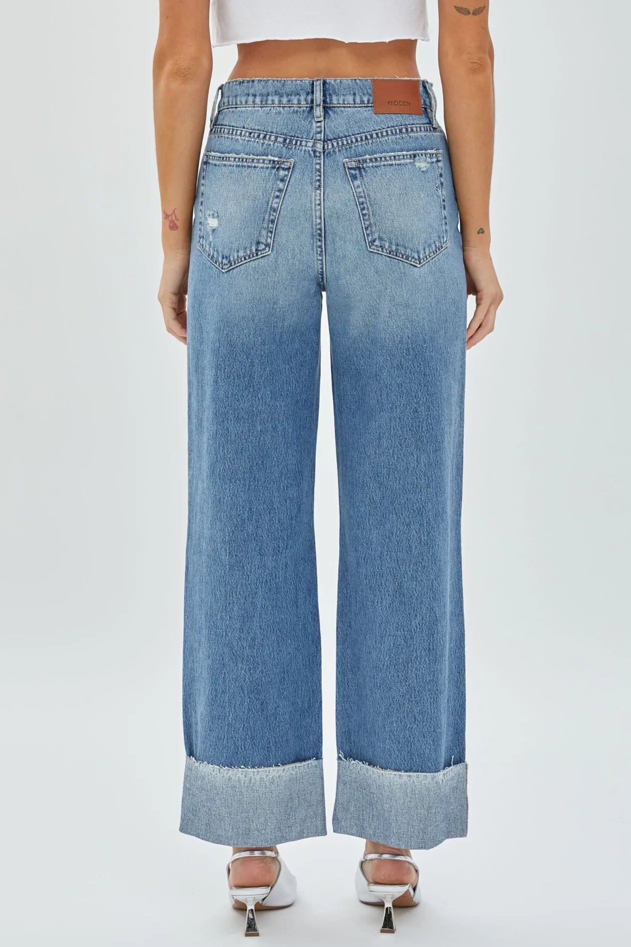 high_waist_dad_crossover__2.webp High Waist Dad Crossover Jean