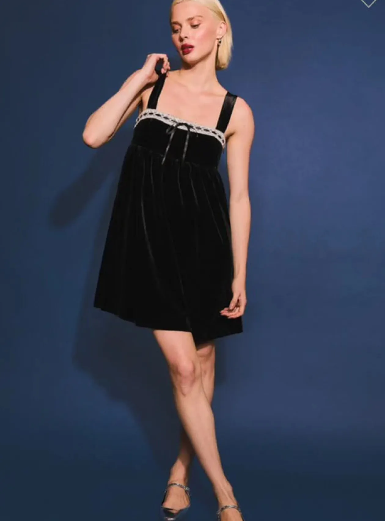 looking_at_me_velvet_mini_2.webp Looking at Me Velvet Mini Dress