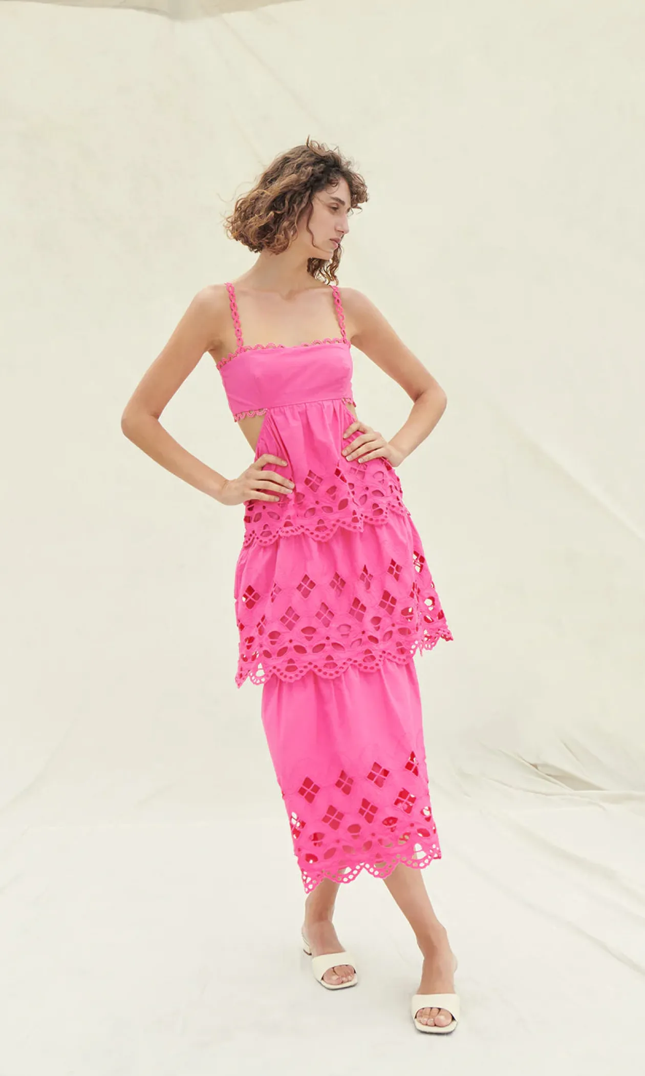 saylor_elloise_midi_dress_2.webp Saylor Elloise Midi Dress